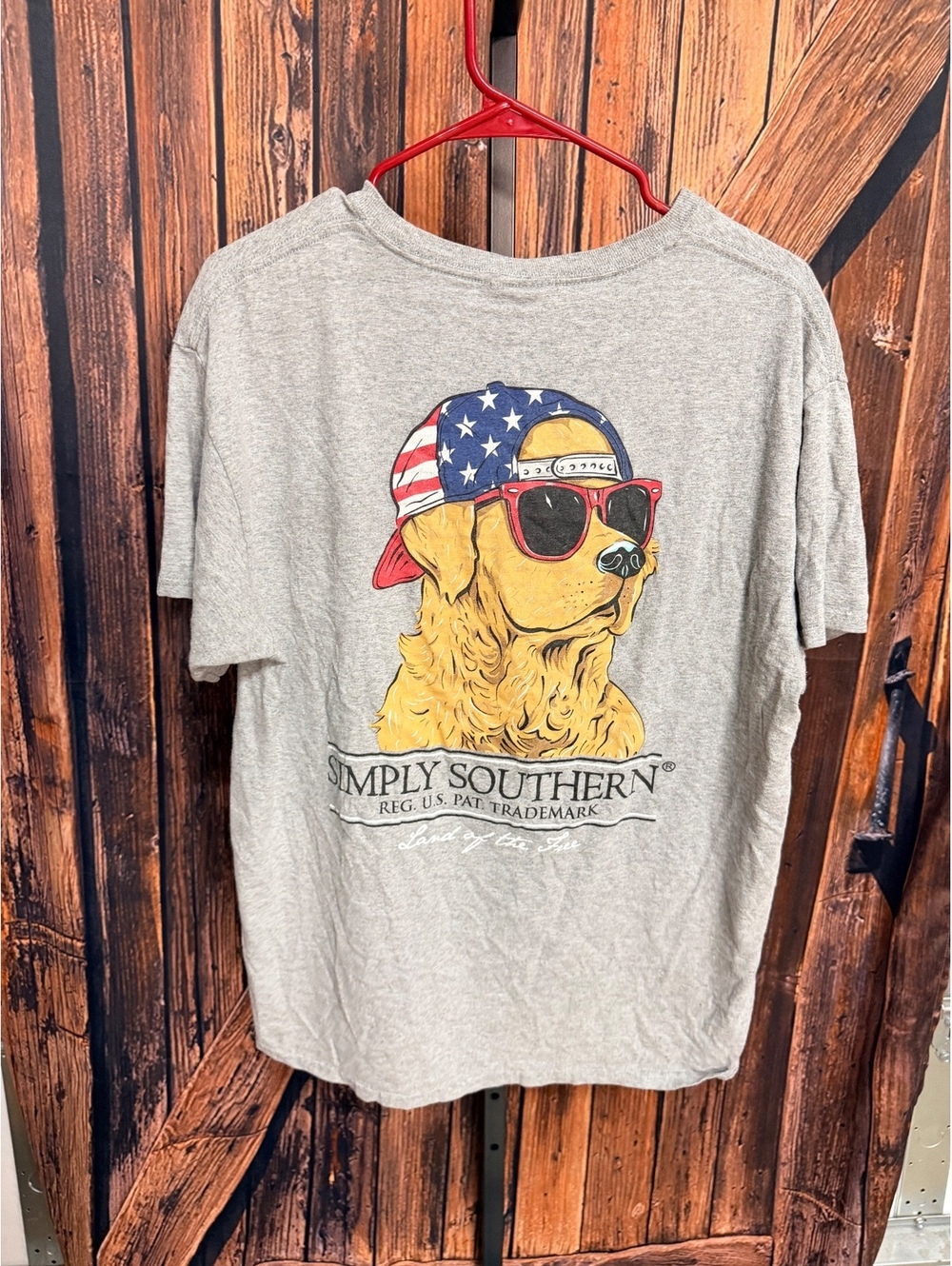 Simply Southern Large Gray Graphic T-Shirt with Dog and American Flag Hat